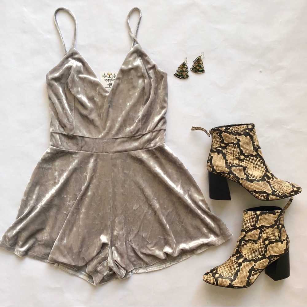 Velvet romper